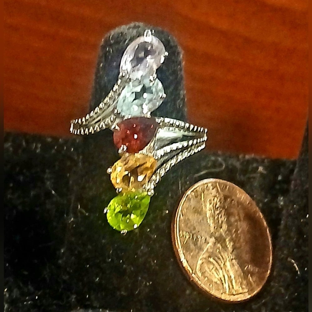 Stylish Multi-Stone Vertical Ring, 5 Out Of The 7 Colors Of The Rainbow
